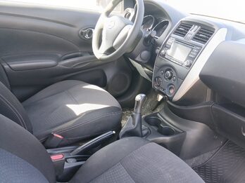 Nissan Versa Advance 1.6 cadenero