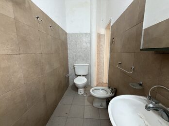 Alquiler Casa 2 dormitorios con cochera – Zona Victoria y Salta