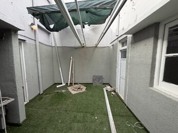 Alquiler Casa 2 dormitorios con cochera – Zona Victoria y Salta