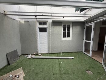 Alquiler Casa 2 dormitorios con cochera – Zona Victoria y Salta