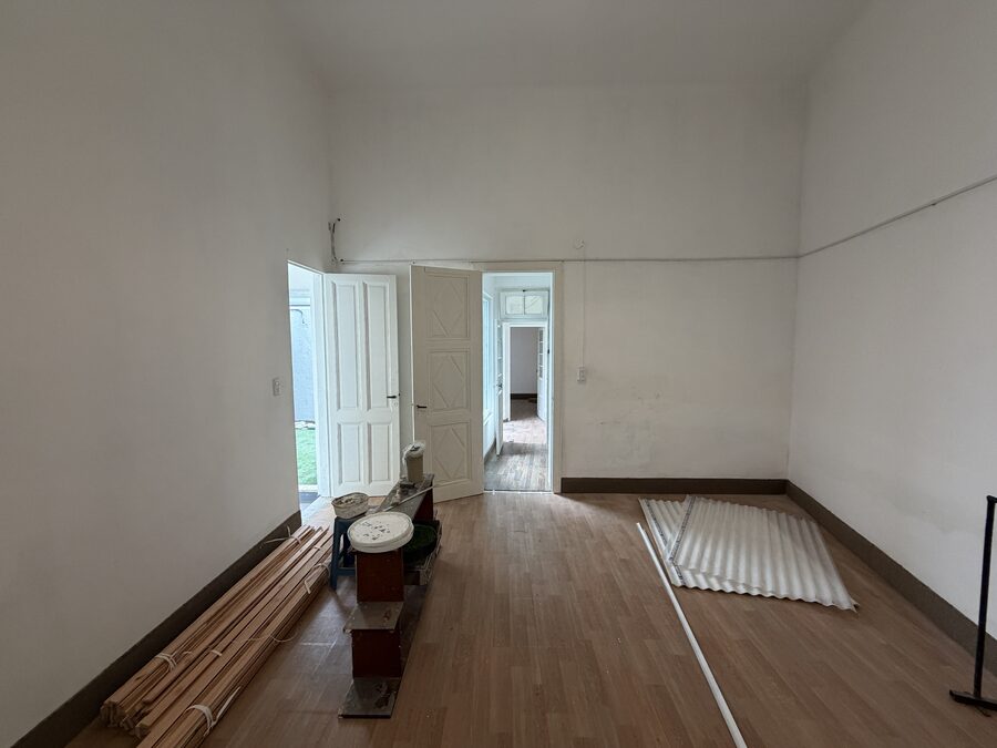 Alquiler Casa 2 dormitorios con cochera – Zona Victoria y Salta
