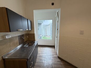 Alquiler Casa 2 dormitorios con cochera – Zona Victoria y Salta