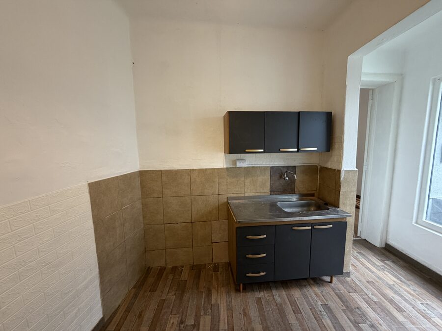 Alquiler Casa 2 dormitorios con cochera – Zona Victoria y Salta