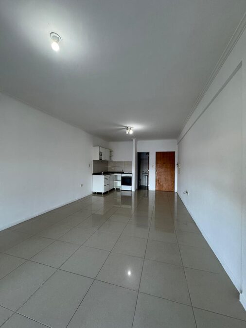 Alquiler departamento de 1 ambiente – Zona Santa Cruz y Uruguay