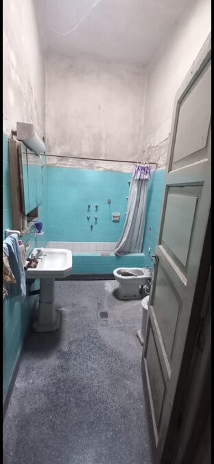 VENDO CASA A REMODELAR ZONA CENTRO PARANÁ. OPORTUNIDAD!