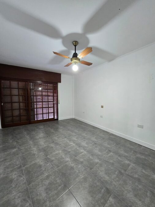 ALQUILO CASA ZONA PARQUE
