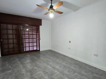 ALQUILO CASA ZONA PARQUE