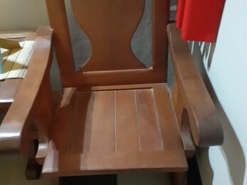 VENDO JUEGO DE SILLONES  DE ALGARROBO COMPLETO!!!
