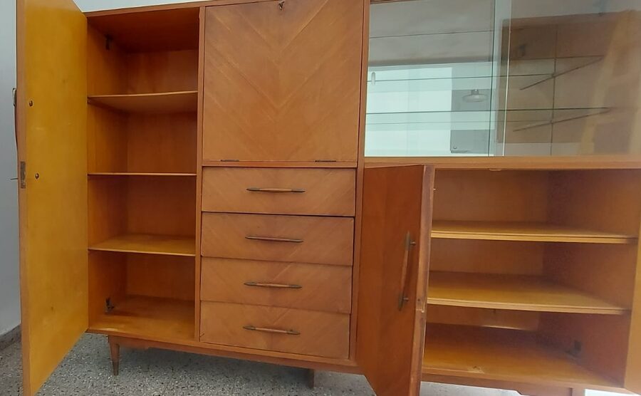Vendo aparador con espejo
