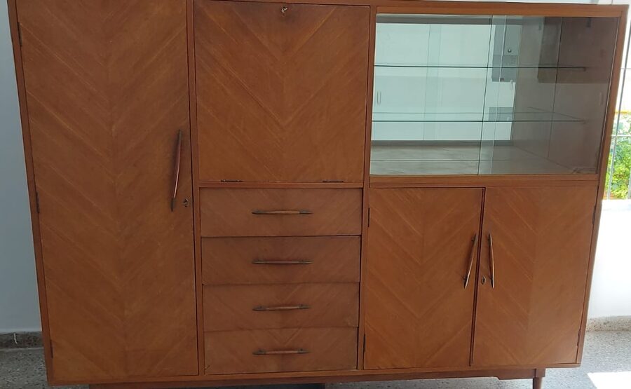 Vendo aparador con espejo