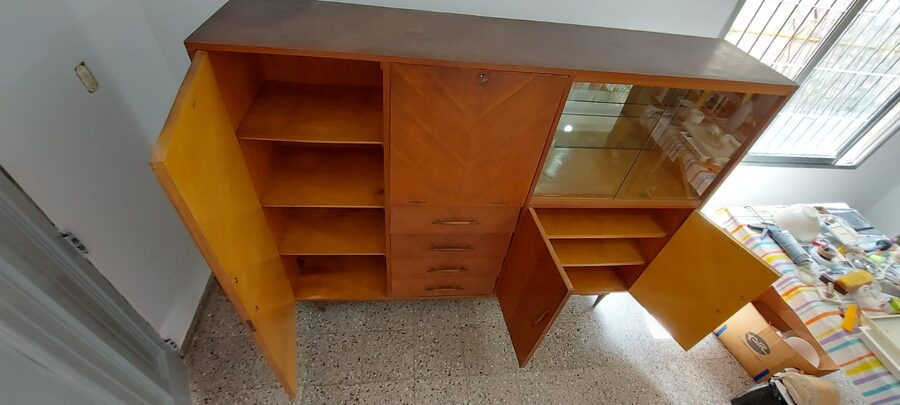 Vendo aparador con espejo