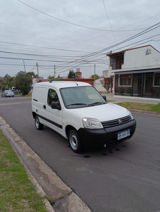 VENDO CITROEN BERLINGO 2025