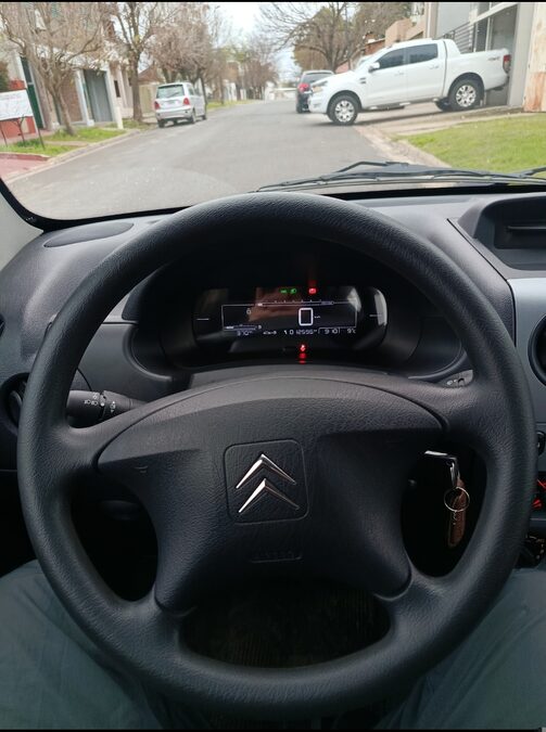 VENDO CITROEN BERLINGO 2025