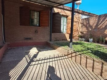 ALQUILO CASA 3 DORM,COCHERA 3 AUTOS ZONA PARQUE MAININI