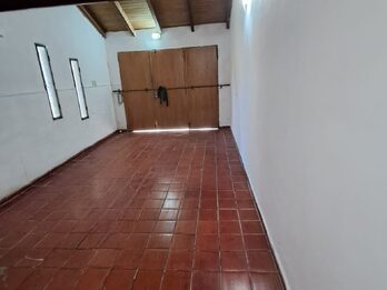 ALQUILO CASA 3 DORM,COCHERA 3 AUTOS ZONA PARQUE MAININI
