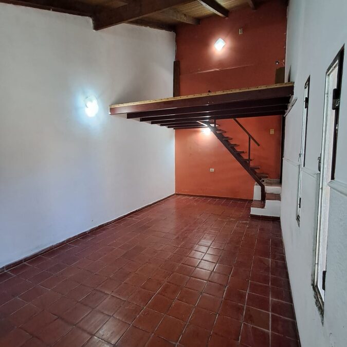 ALQUILO CASA 3 DORM,COCHERA 3 AUTOS ZONA PARQUE MAININI