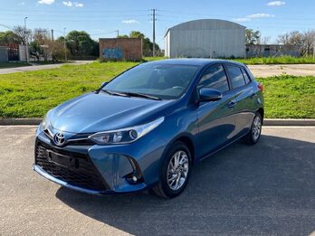 Vendo Toyota Yaris XLS. Recibo menor valor!