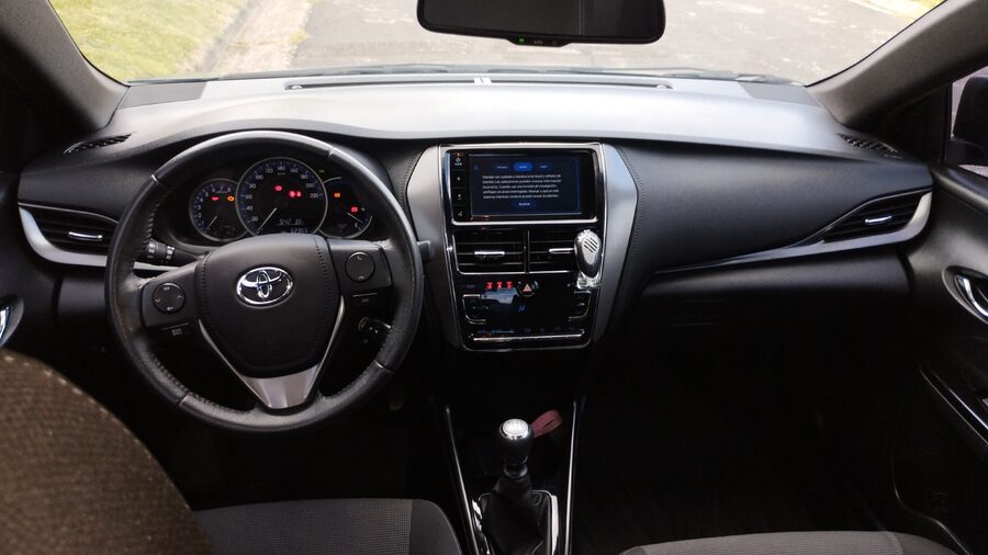 Vendo Toyota Yaris XLS. Recibo menor valor!