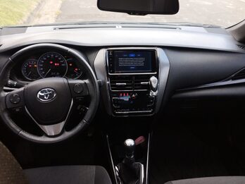 Vendo Toyota Yaris XLS. Recibo menor valor!