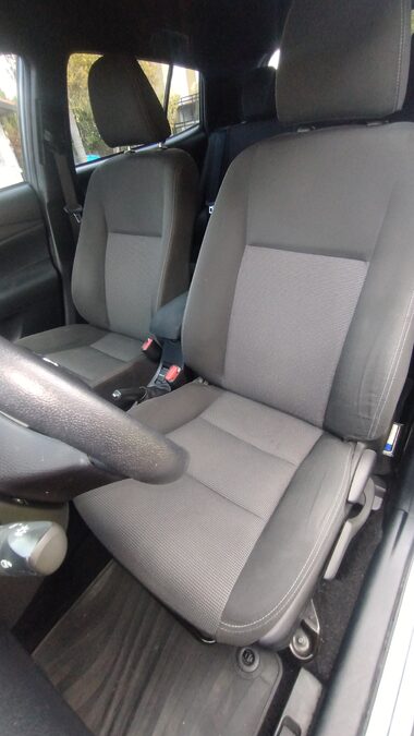 Vendo Toyota Yaris XLS. Recibo menor valor!