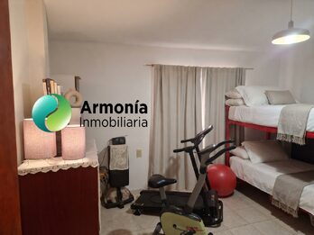 Alquilo duplex 2 dor. Cochera . Caputto y almafuerte