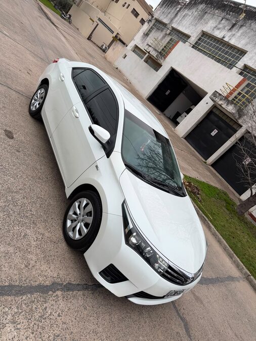 Vendo Toyota Corolla XEI 1.8 AÑO 2015 UNICO DUEÑO