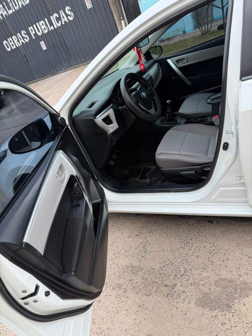 Vendo Toyota Corolla XEI 1.8 AÑO 2015 UNICO DUEÑO