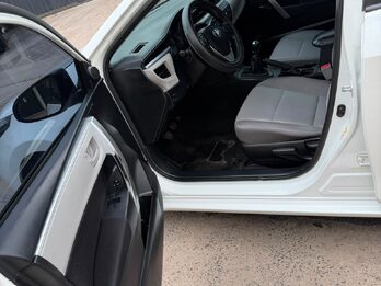 Vendo Toyota Corolla XEI 1.8 AÑO 2015 UNICO DUEÑO