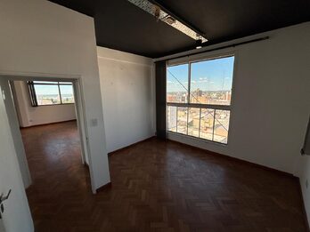 ALQUILER DE OFICINA CON VISTA AL RIO!