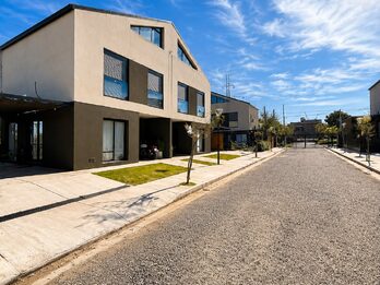 ¡Alquilo! Hermoso duplex zona toma vieja