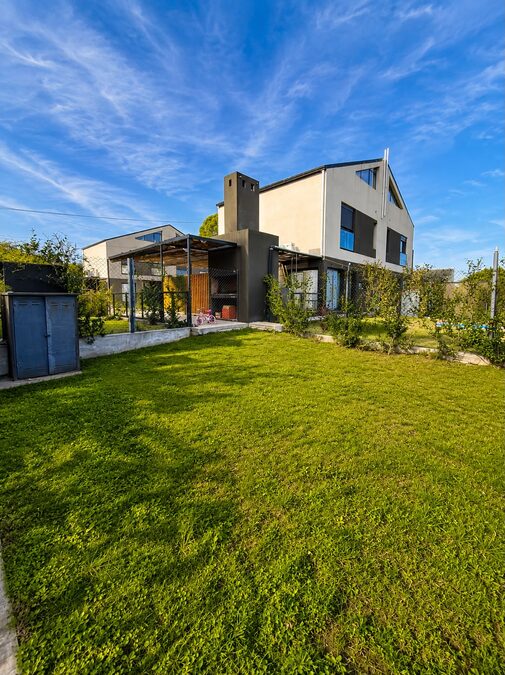 ¡Alquilo! Hermoso duplex zona toma vieja