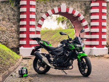 Kawasaki Z400 2022