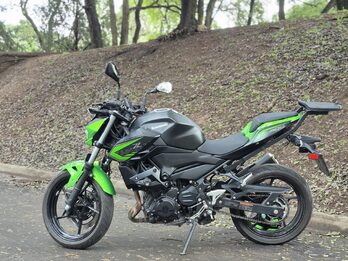 Kawasaki Z400 2022