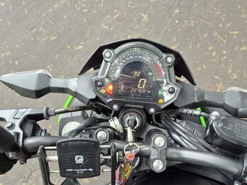 Kawasaki Z400 2022