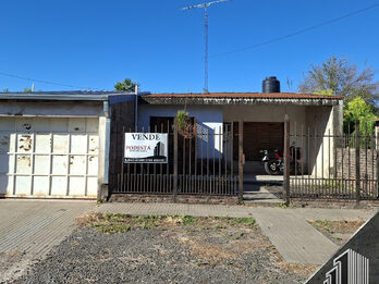 VENTA CASA SOBRE CALLE LOS JAZMINES