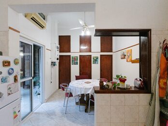 CASA 2 DORM CON COCHERA EN PLENO CENTRO - APTA CRÉDITO