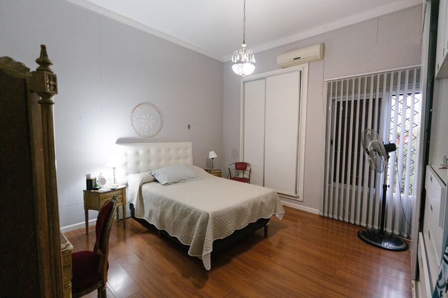 CASA 2 DORM CON COCHERA EN PLENO CENTRO - APTA CRÉDITO