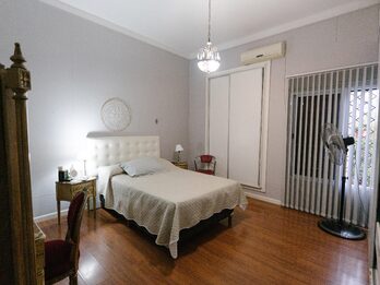 CASA 2 DORM CON COCHERA EN PLENO CENTRO - APTA CRÉDITO