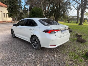 Titular Vende Toyota Corolla 1.8 SEG HÍBRIDO CVT - MODELO 2020 - EN GARANTÍA