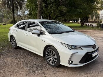 Titular Vende Toyota Corolla 1.8 SEG HÍBRIDO CVT - MODELO 2020 - EN GARANTÍA