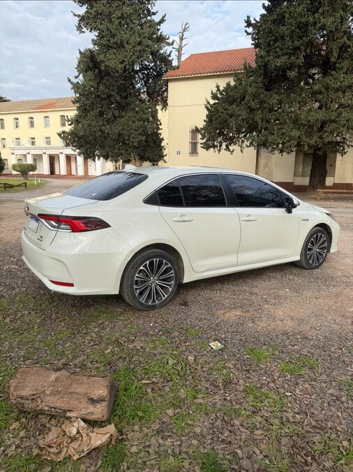 Titular Vende Toyota Corolla 1.8 SEG HÍBRIDO CVT - MODELO 2020 - EN GARANTÍA