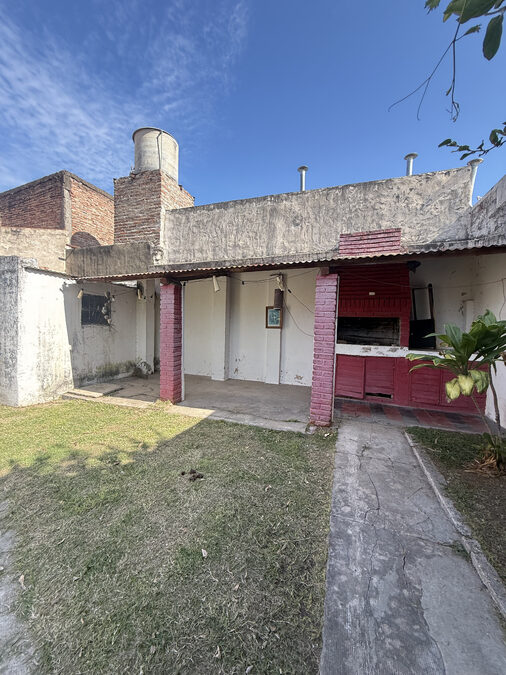 Vendo casa calle Mar del plata