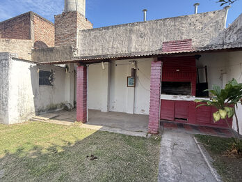 Vendo casa calle Mar del plata