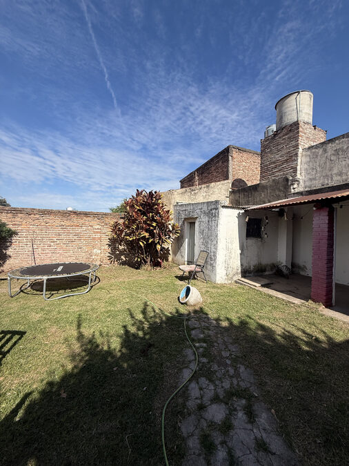 Vendo casa calle Mar del plata