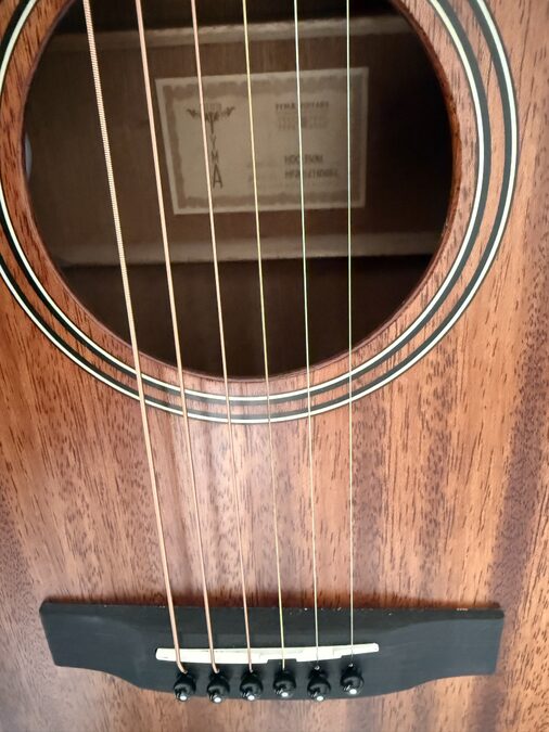 Guitarra Electroacústica Tyma