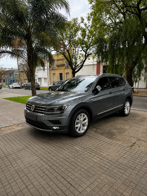 VOLKSWAGEN TIGUAN ALLSPACE 2.0 TSI COMFORTLINE DSG  - AÑO 2.018