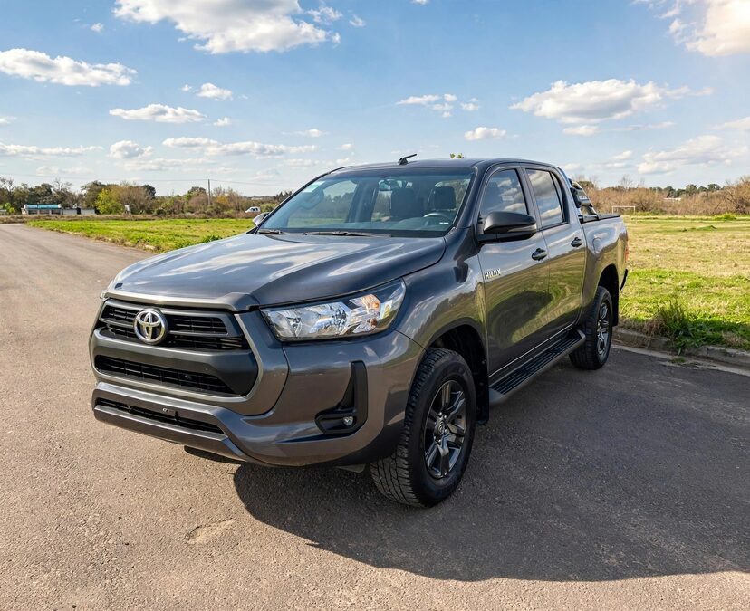 Vendo Toyota  Hilux SR. Recibo menor valor!