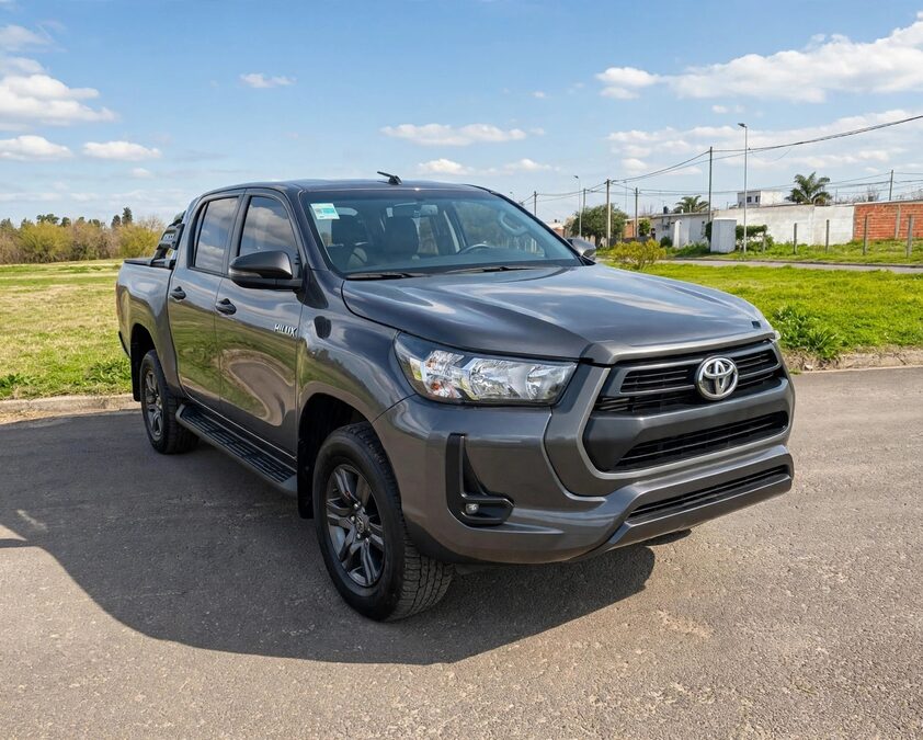 Vendo Toyota  Hilux SR. Recibo menor valor!