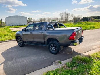 Vendo Toyota  Hilux SR. Recibo menor valor!