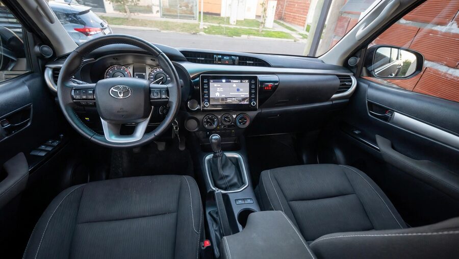 Vendo Toyota  Hilux SR. Recibo menor valor!